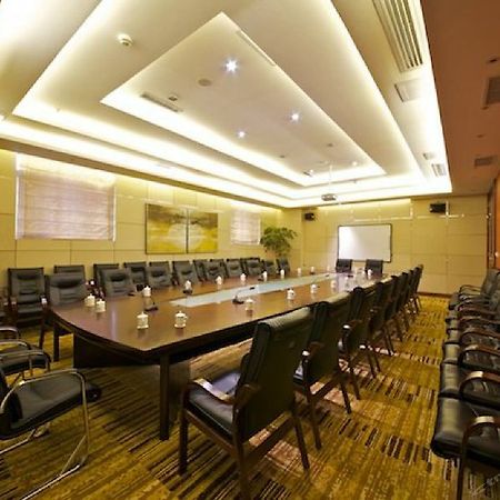 גויאנג Summer Cambridge Hotel מראה חיצוני תמונה